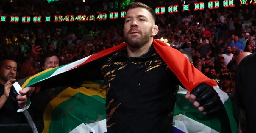 Drikas du Plessis celebrates Sean Strickland's win over Khamzat Chimaev: 'I think now I can be world champion again'