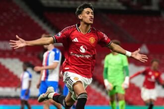 He's a problem for J.J. Gabriel: Manchester United in contract talks with 'England's Dembele'