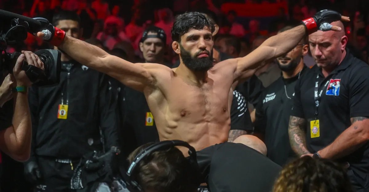 Morning Report | Dana White says Arman Tsarukyan will be backup fighter for UFC White House main event