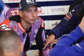Toprak Razgatlioglu, 2026 MotoGP French Grand Prix, pit box. Credit: Gold and Goose.