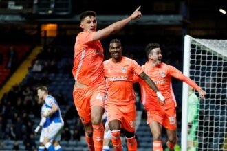 New Bobby Thomas: West Brom and Coventry battle over 'Rolls-Royce' contract