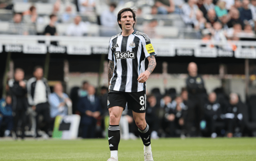 Is Sandro Tonali the man to partner Koby Mainu in the heart of Manchester United's midfield next season?