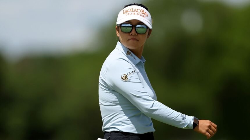 Su Bingju builds a 4-stroke lead on windy Shoprite LPGA