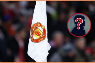 Manchester United flag with overlay of breaking news