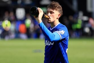 Better than Dan Neil: Rangers line-up moves to sign SPFL's 'best midfielder'