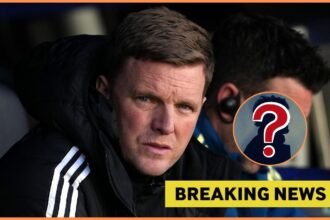 Newcastle manager Eddie Howe looks on during the defeat against Barcelona