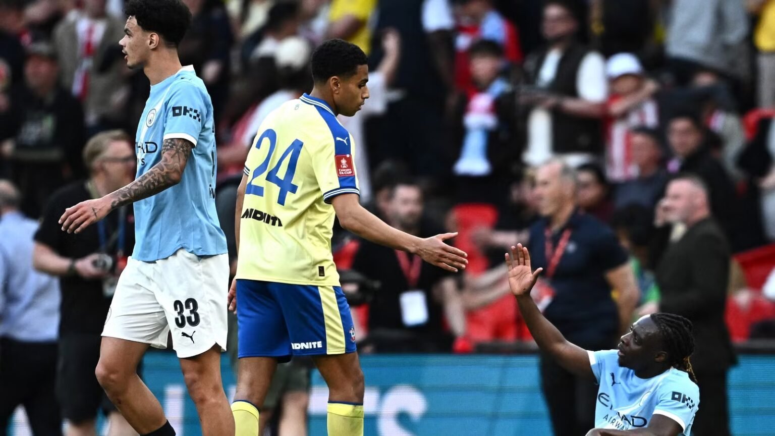 Crystal Palace worry for Leeds as they aim for last-minute hijack of Shay Charles