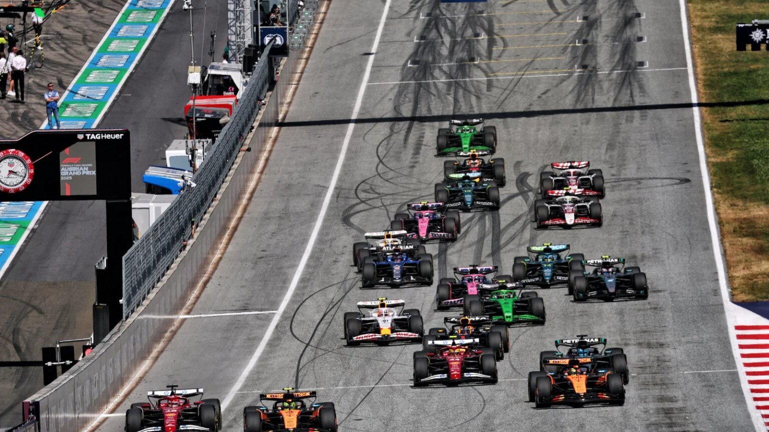 Start of the 2025 Austrian Grand Prix