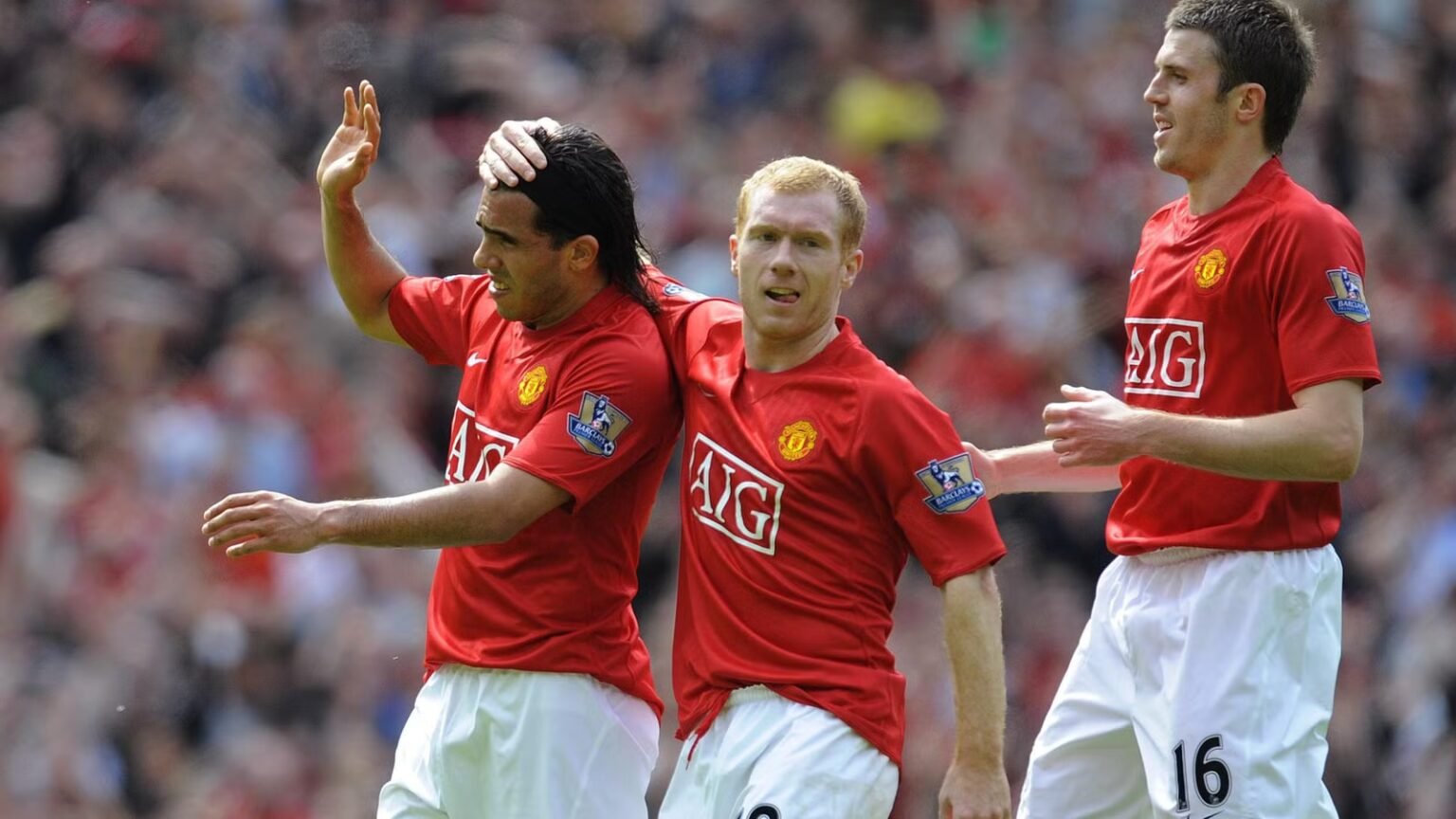 Fabrizio Romano: Manchester United 'discussing personal terms' to sign Tevez