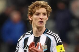 Howe's next Gordon: Newcastle could accept £40m bid for new striker