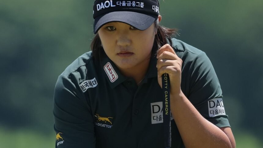 Hyeran Ryu leads the Women's PGA Championship by one stroke
