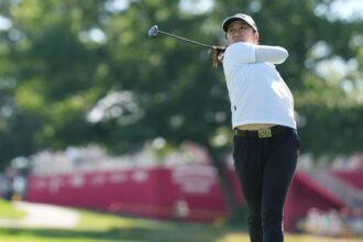 Jing Yan again bogey-free, maintains 1-stroke lead at LPGA Classic