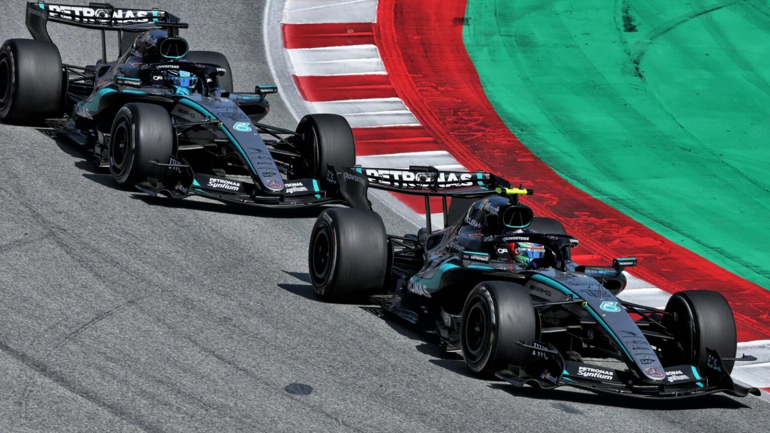 Antonelli passes Russell in Barcelona