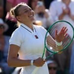 Anisimova avoids upset at Wimbledon. Swiatek and Ila also advance