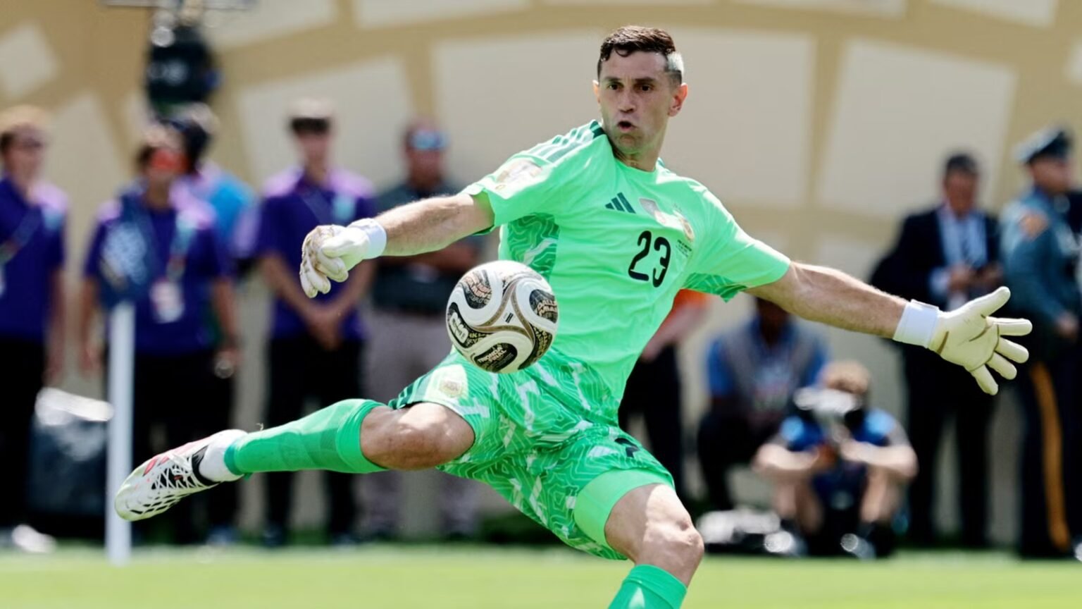 Aston Villa react to Emiliano Martinez agreeing to join Juventus