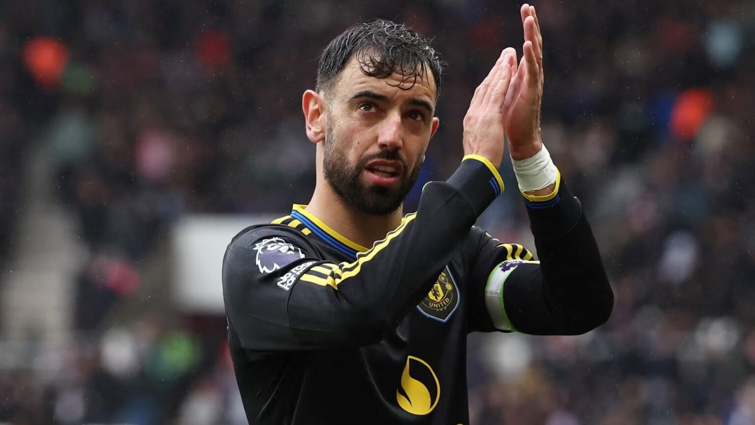Best signing since Fernandes: Big-money star keen to move to Manchester United after Santos