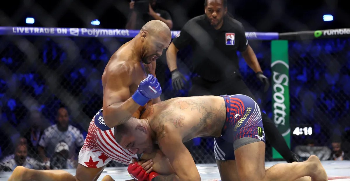 Charles Oliveira: Herb Dean's mishandling of Cyril Gane's illegal strike 'should serve as a lesson'