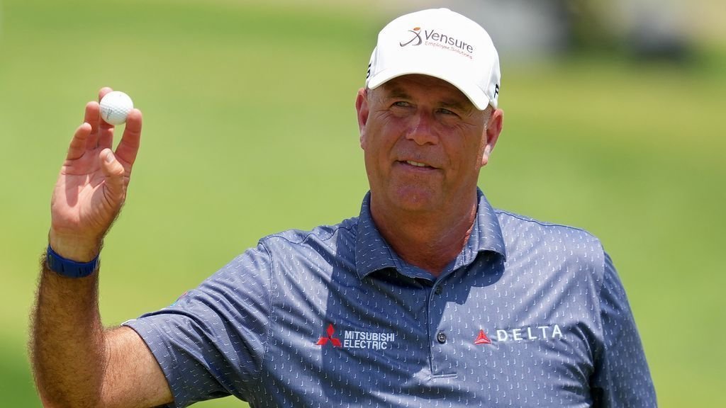 Cink leads Harrington by one stroke at U.S. Senior Open