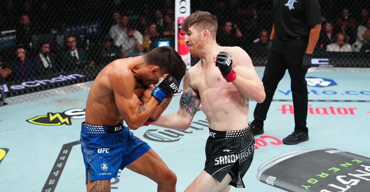 Cory Sandhagen shows off serious injury with possible hamstring tear during submission attempt at UFC 329