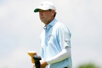 George McNeil shoots 66 to lead by two strokes at U.S. Senior Open