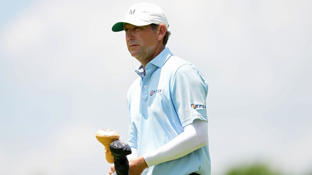 George McNeil shoots 66 to lead by two strokes at U.S. Senior Open