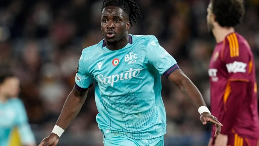 Manchester United steal pole position from Jonathan Lowe as Aston Villa approach