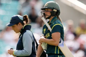 Ellyse Perry forced off with quad issue during Women