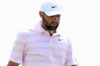 Who has made the most consecutive cuts in PGA Tour history?