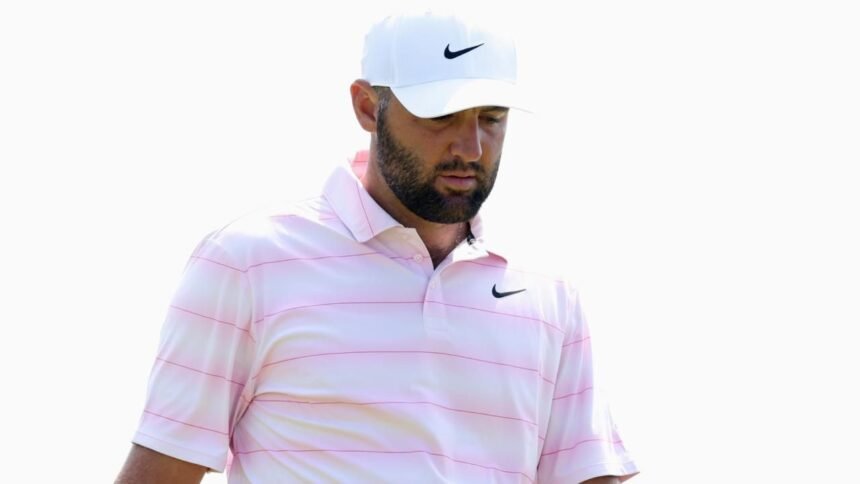 Who has made the most consecutive cuts in PGA Tour history?